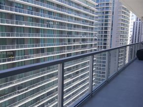 79 SW 12th St 3309S, Miami FL 33130