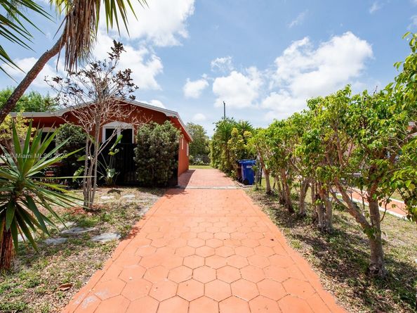 16910 NE 8th Ct, North Miami Beach FL 33162