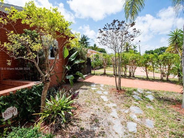 16910 NE 8th Ct, North Miami Beach FL 33162