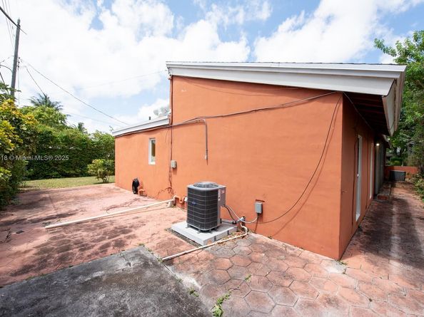 16910 NE 8th Ct, North Miami Beach FL 33162