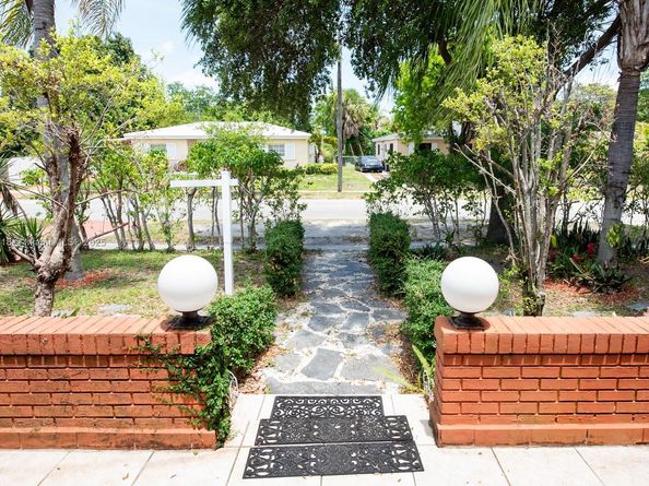 16910 NE 8th Ct, North Miami Beach FL 33162