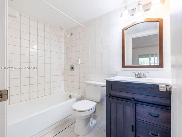 13250 SW 7TH Ct 208L, Pembroke Pines FL 33027