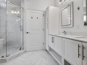 12444 NW 17th Mnr, Pembroke Pines FL 33028