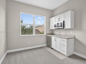 12444 NW 17th Mnr, Pembroke Pines FL 33028