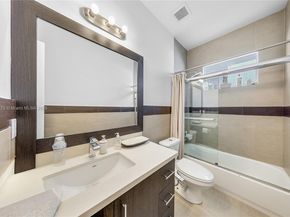 3160 New York St B, Miami FL 33133