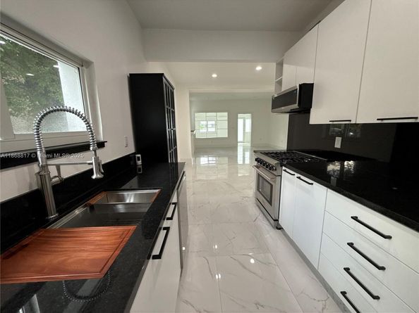 142 NW 47th Ter, Miami FL 33127
