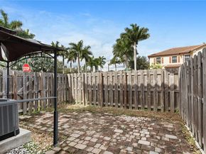 3209 SE 4th Ct, Homestead FL 33033