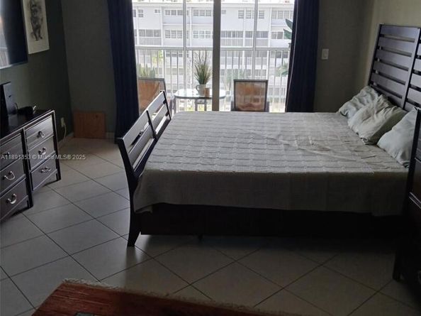 330 SE 2nd St 503E, Hallandale Beach FL 33009