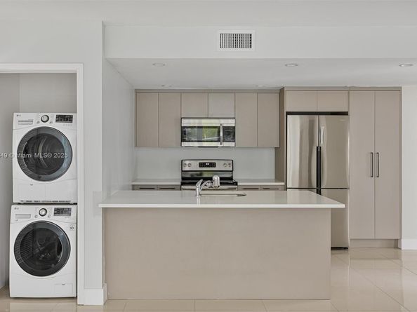 1150 101st ST 203, Bay Harbor Islands FL 33154