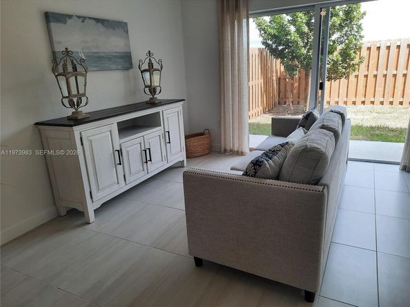 445 NW 12th Ave, Florida City FL 33034