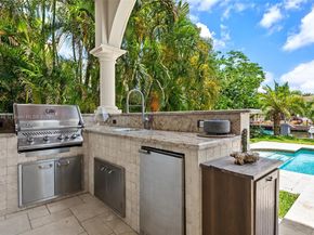 631 Hibiscus Dr, Hallandale Beach FL 33009