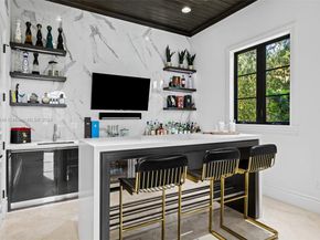 631 Hibiscus Dr, Hallandale Beach FL 33009