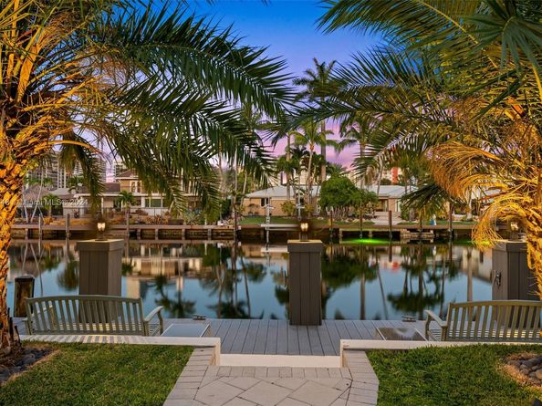 631 Hibiscus Dr, Hallandale Beach FL 33009