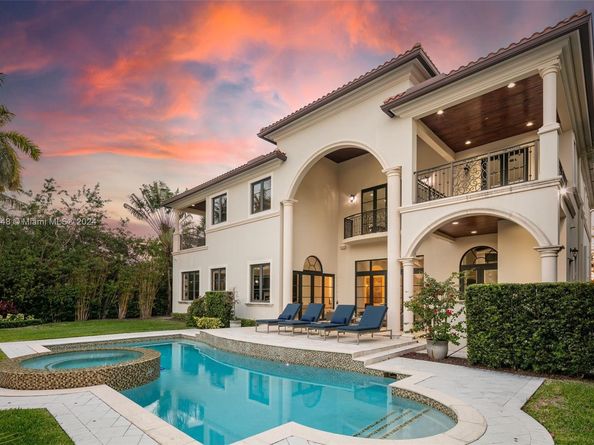 631 Hibiscus Dr, Hallandale Beach FL 33009