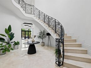 631 Hibiscus Dr, Hallandale Beach FL 33009