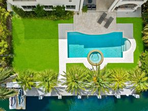 631 Hibiscus Dr, Hallandale Beach FL 33009