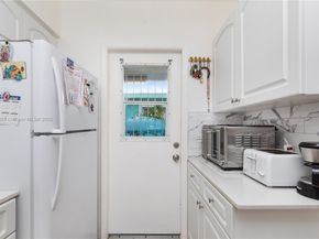 926 NW 24th Ct, Miami FL 33125