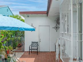 926 NW 24th Ct, Miami FL 33125