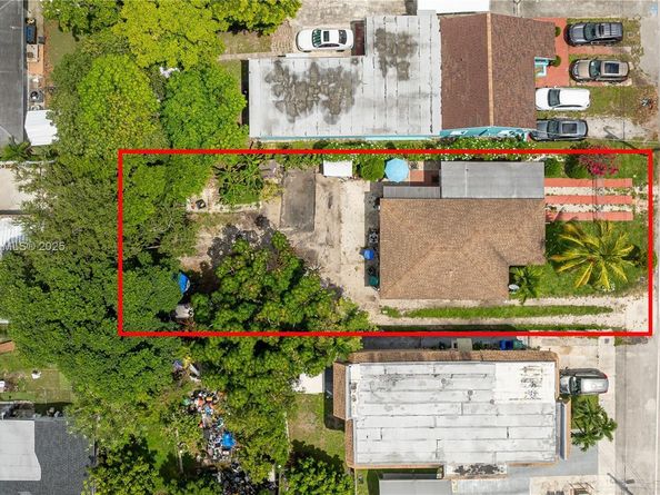 926 NW 24th Ct, Miami FL 33125