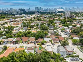 926 NW 24th Ct, Miami FL 33125