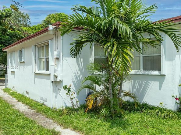 926 NW 24th Ct, Miami FL 33125