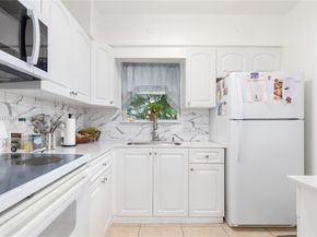 926 NW 24th Ct, Miami FL 33125