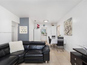 926 NW 24th Ct, Miami FL 33125