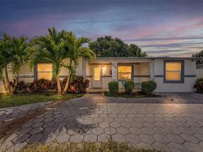 860 NE 142nd St, North Miami FL 33161