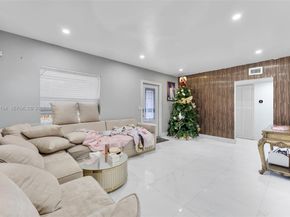 860 NE 142nd St, North Miami FL 33161