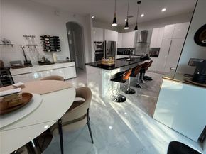 6923 Julia Gardens Dr, Coconut Creek FL 33073