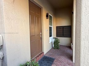 6923 Julia Gardens Dr, Coconut Creek FL 33073