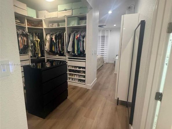 6923 Julia Gardens Dr, Coconut Creek FL 33073