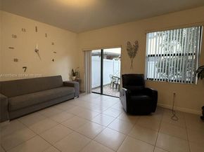 9386 W 33rd Ln, Hialeah FL 33018