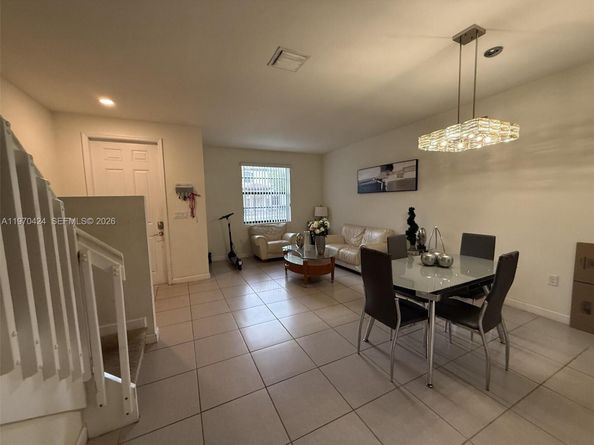 9386 W 33rd Ln, Hialeah FL 33018