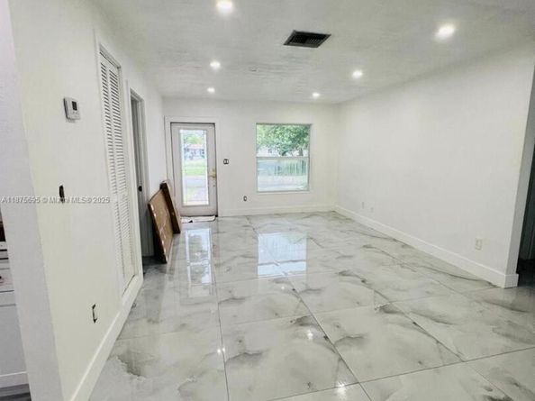 19585 NW 29th Ct, Miami Gardens FL 33056