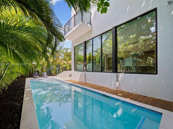 4740 Alton Rd, Miami Beach FL 33140