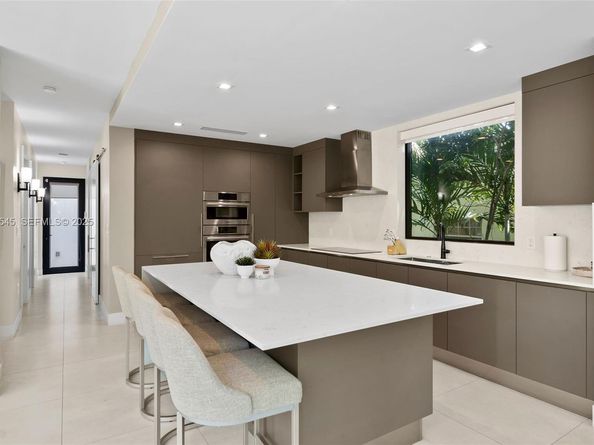 4740 Alton Rd, Miami Beach FL 33140