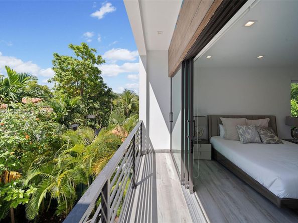 4740 Alton Rd, Miami Beach FL 33140