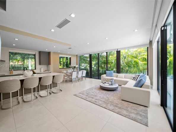 4740 Alton Rd, Miami Beach FL 33140