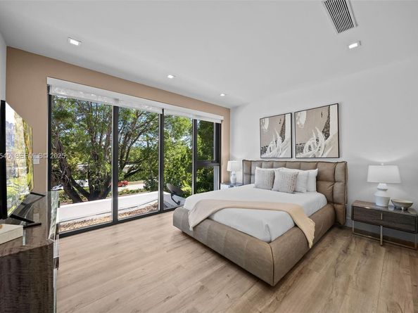 4740 Alton Rd, Miami Beach FL 33140