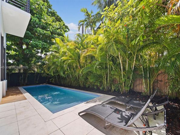 4740 Alton Rd, Miami Beach FL 33140