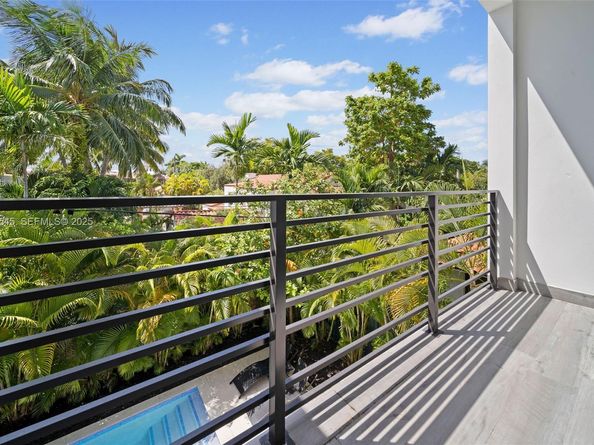 4740 Alton Rd, Miami Beach FL 33140