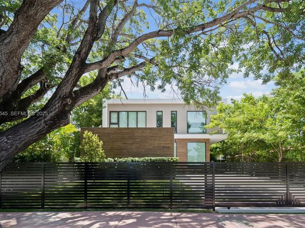 4740 Alton Rd, Miami Beach FL 33140