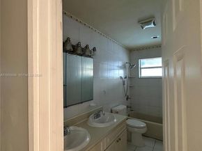 7150 Coolidge St, Hollywood FL 33024