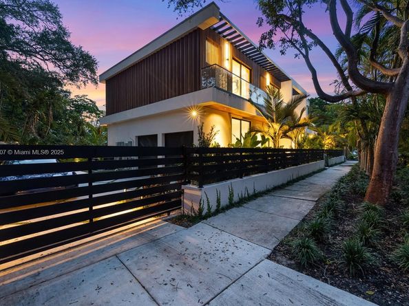 2800 Calusa Street, Miami FL 33133