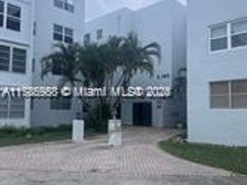 2860 Somerset Dr