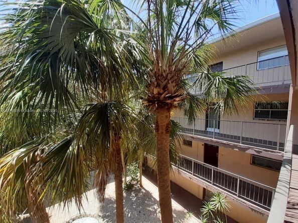 2860 Somerset Dr 317K, Lauderdale Lakes FL 33311