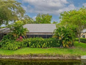 9360 S Chelsea Dr S, Plantation FL 33324