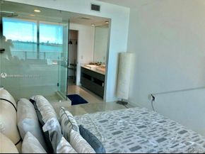 460 NE 28th St 1907, Miami FL 33137