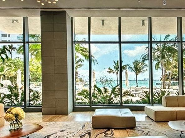 460 NE 28th St 1907, Miami FL 33137